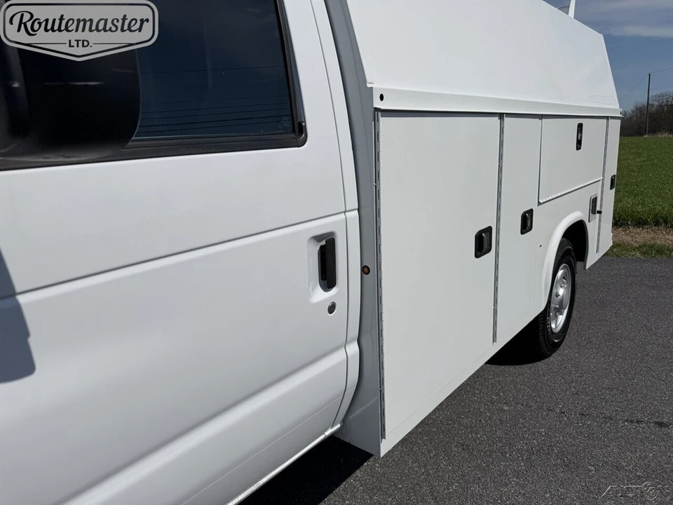 2019 Ford Econoline Van - Image 11 of 12