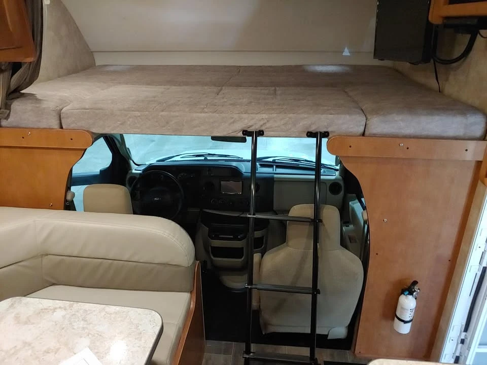 2019 Ford Econoline Van - Image 13 of 18