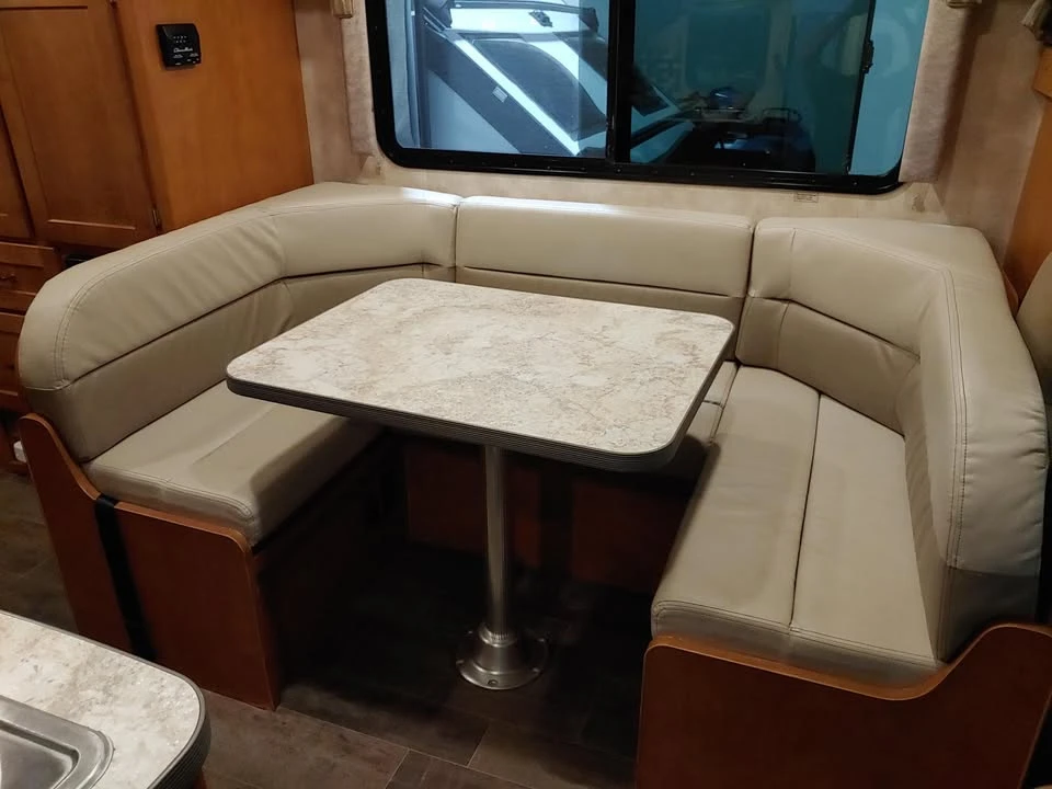 2019 Ford Econoline Van - Image 15 of 18