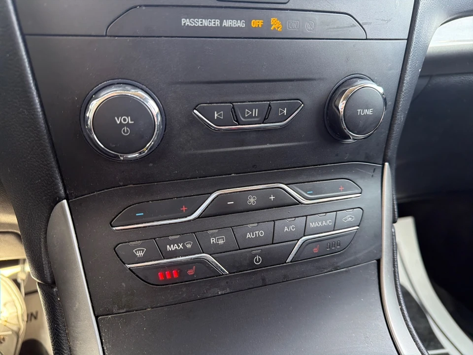 2019 Ford Edge - Image 16 of 19