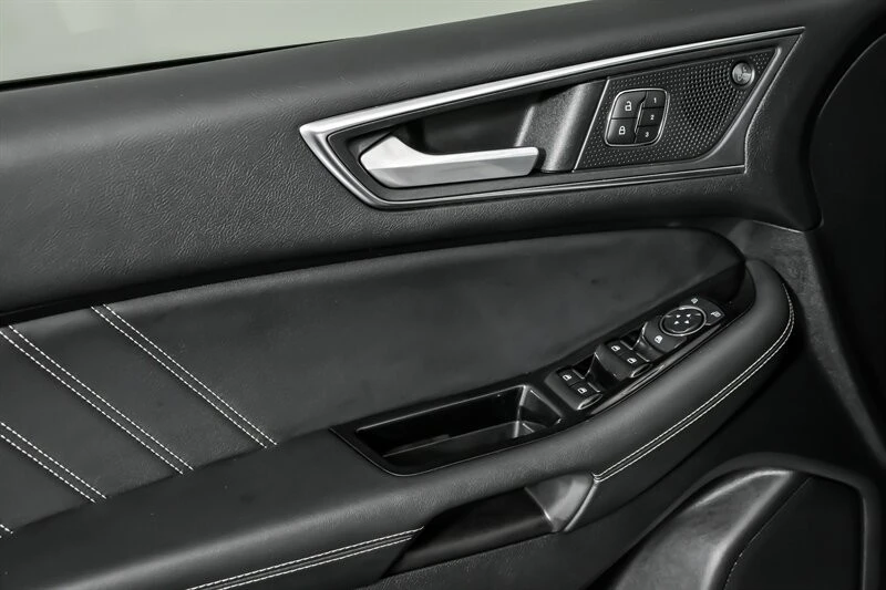 2019 Ford Edge - Image 17 of 21