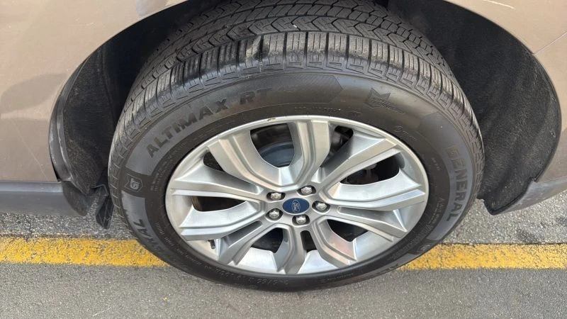 2019 Ford Edge - Image 9 of 12