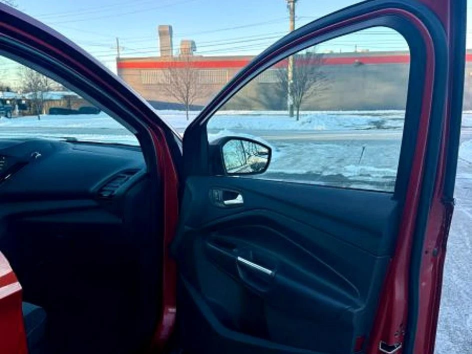 2019 Ford Escape - Image 16 of 29