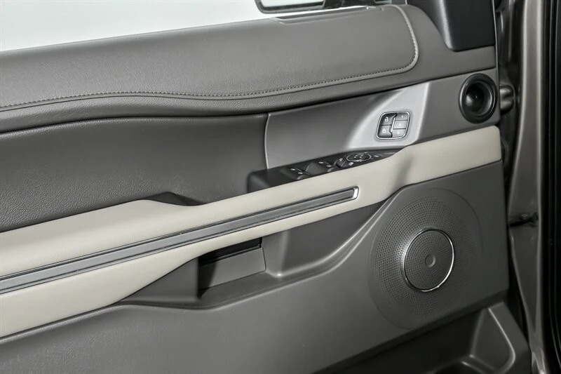 2019 Ford Expedition 4th Gen - Image 16 of 21