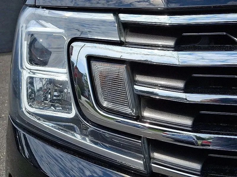 2019 Ford Expedition 4th Gen - Image 10 of 12