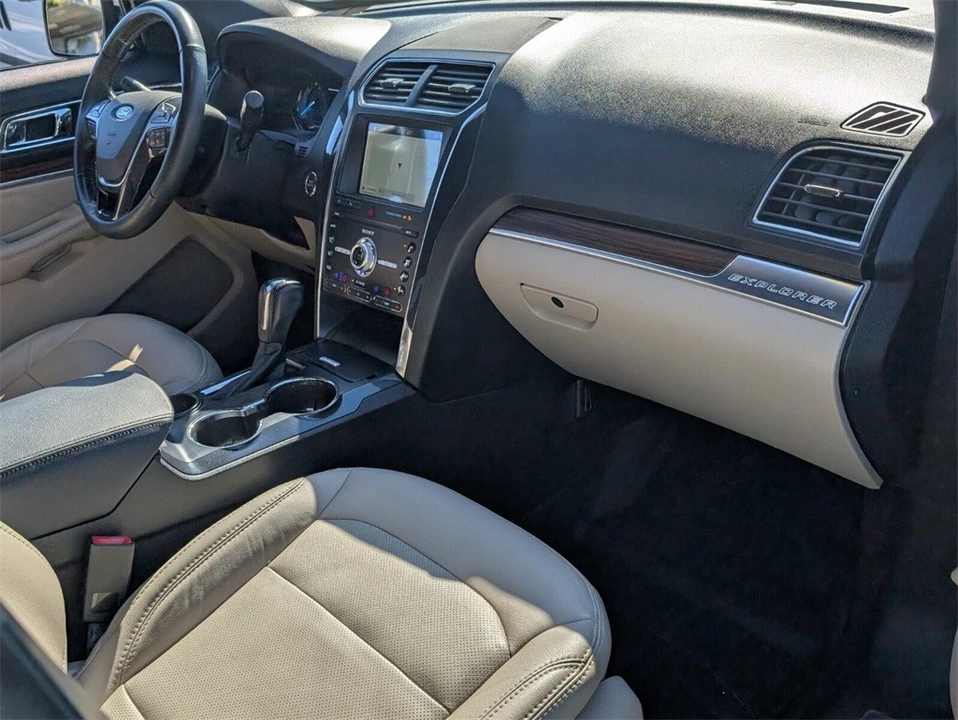 2019 Ford Explorer 5th Gen - Image 16 of 21