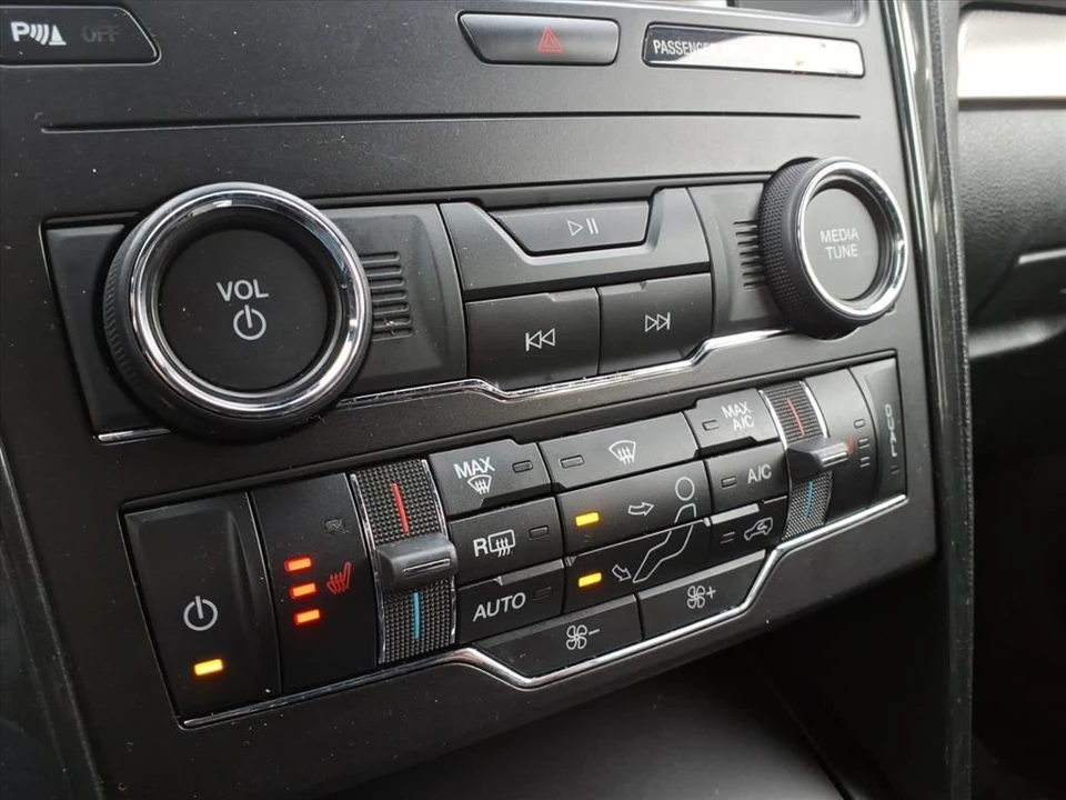 2019 Ford Explorer 5th Gen - Image 11 of 12