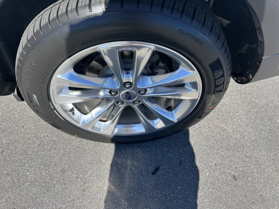 2019 Ford Explorer 5th Gen - Image 10 of 12