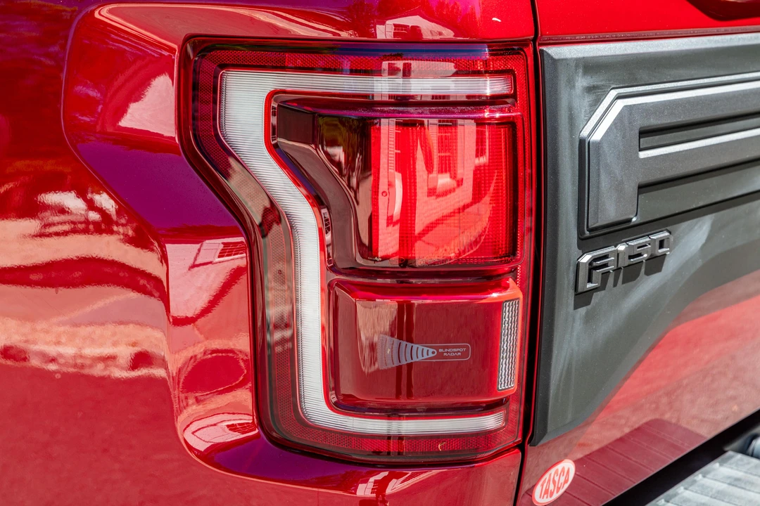 2019 Ford F-150 Raptor 13th Gen - Image 15 of 31