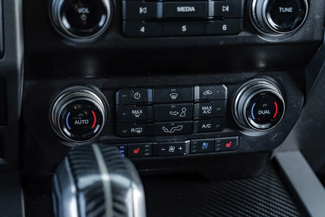 2019 Ford F-150 Raptor 13th Gen - Image 29 of 31