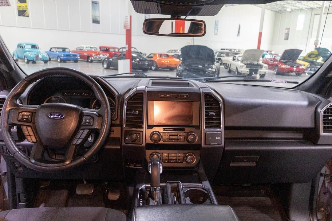 2019 Ford - Image 10 of 31