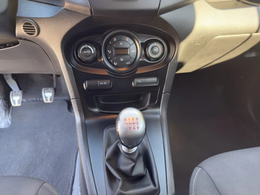 2019 Ford Fiesta - Image 24 of 28