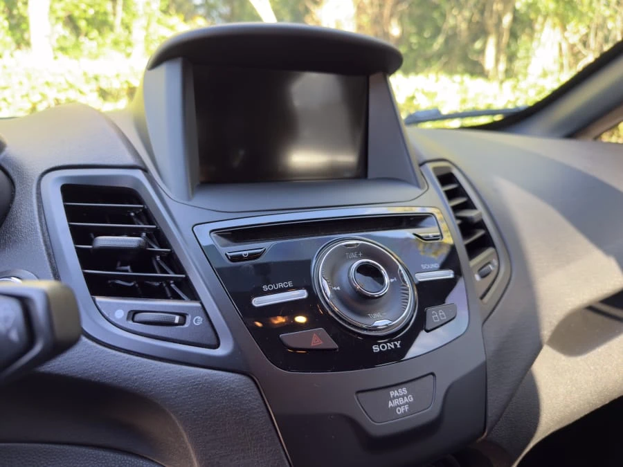2019 Ford Fiesta - Image 11 of 28