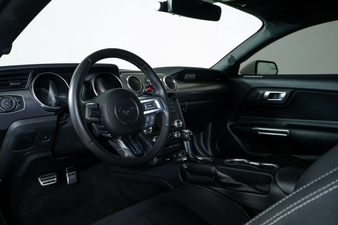 2019 Ford S550 Mustang - Image 2 of 12