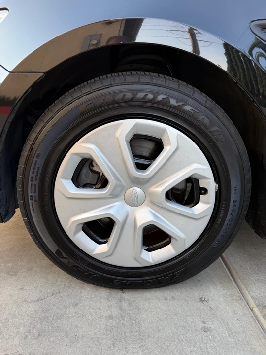 2019 Ford Taurus 6th Gen - Image 26 of 30
