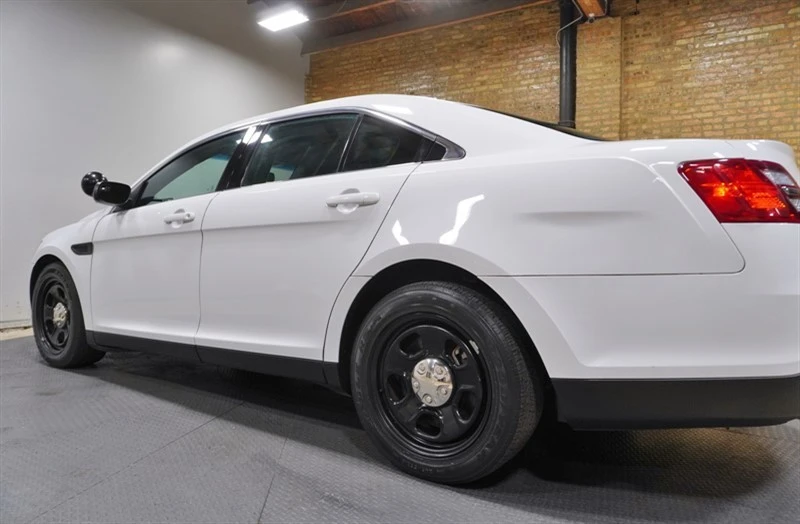 2019 Ford Taurus 6th Gen - Image 18 of 21