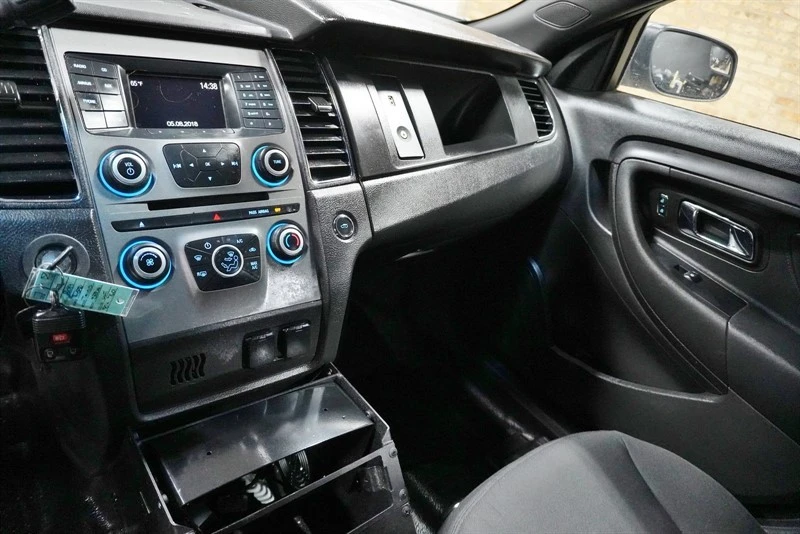2019 Ford Taurus 6th Gen - Image 28 of 31