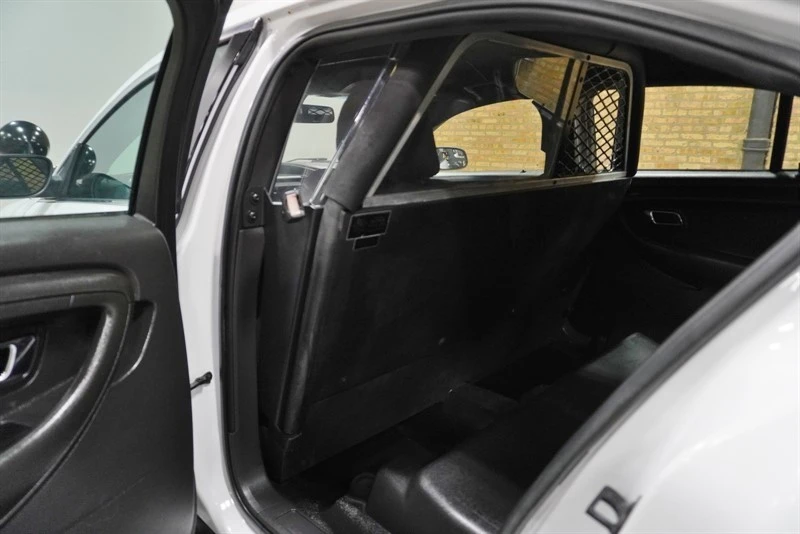 2019 Ford Taurus 6th Gen - Image 31 of 31