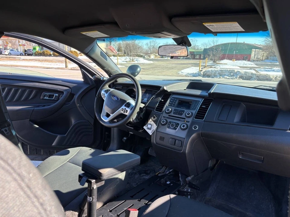 2019 Ford Taurus 6th Gen - Image 3 of 19