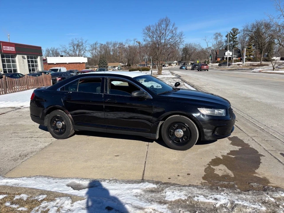 2019 Ford Taurus 6th Gen - Image 14 of 19