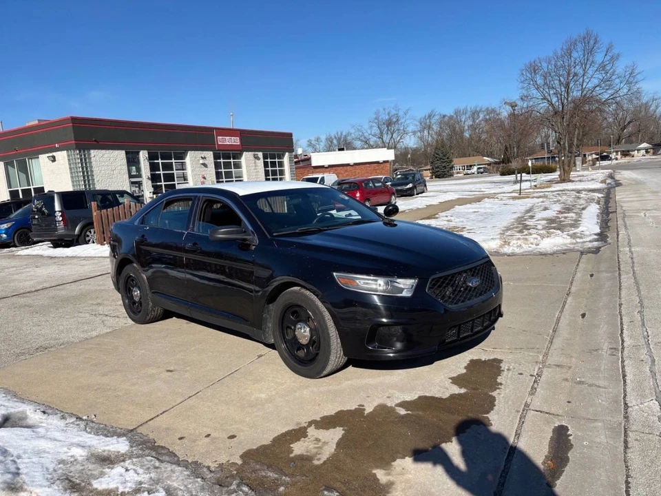 2019 Ford Taurus 6th Gen - Image 15 of 19