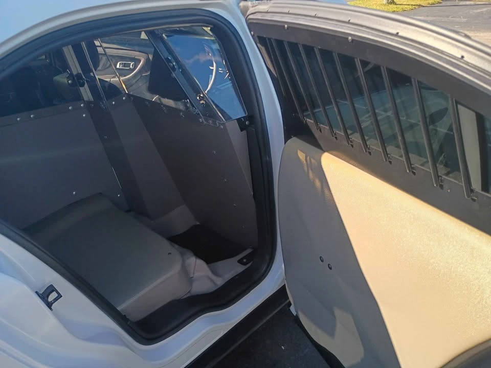 2019 Ford Taurus 6th Gen - Image 9 of 10