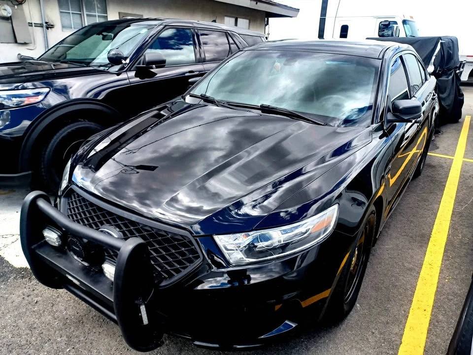 2019 Ford Taurus - Image 10 of 11