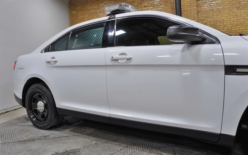2019 Ford Taurus 6th Gen - Image 9 of 12