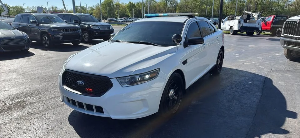 2019 Ford Taurus 6th Gen - Image 3 of 11