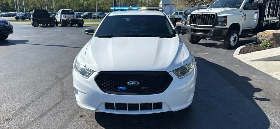 2019 Ford Taurus 6th Gen - Image 2 of 11