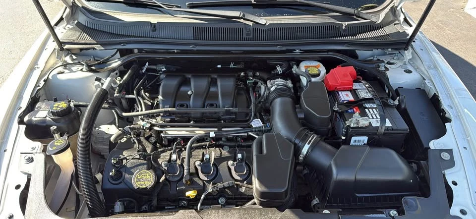 2019 Ford Taurus 6th Gen - Image 10 of 11