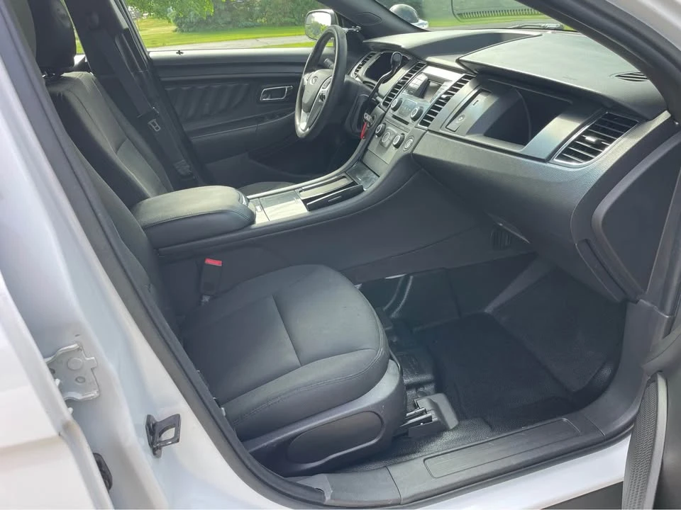 2019 Ford Taurus 6th Gen - Image 15 of 18