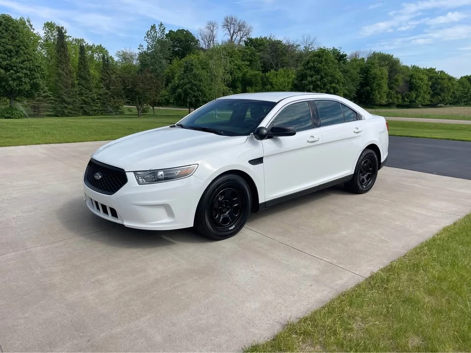 2019 Ford Taurus 6th Gen - Image 2 of 18