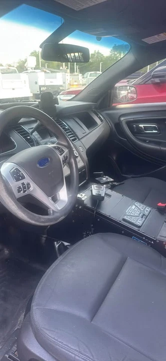 2019 Ford Taurus 6th Gen - Image 5 of 8