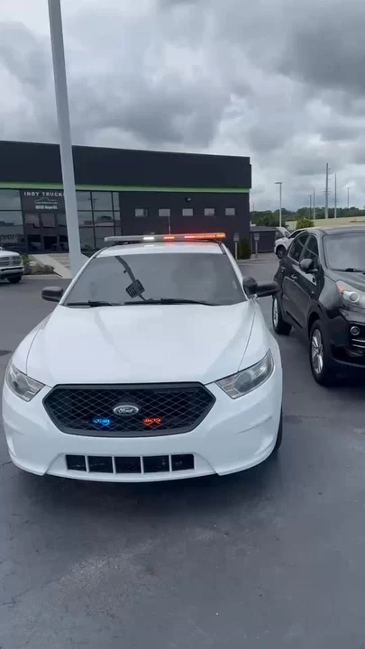 2019 Ford Taurus 6th Gen - Image 8 of 8