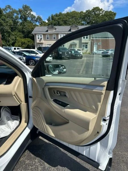 2019 Ford Taurus 6th Gen - Image 9 of 12