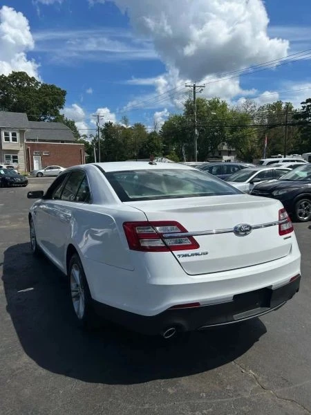 2019 Ford Taurus 6th Gen - Image 5 of 12