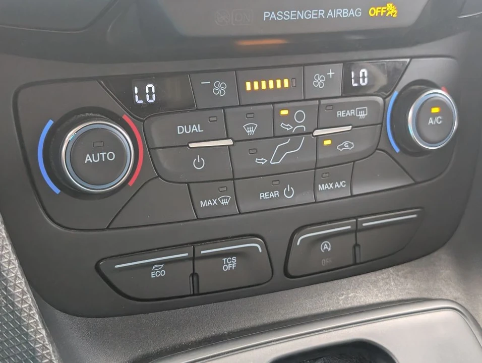 2019 Ford Transit Connect - Image 18 of 21