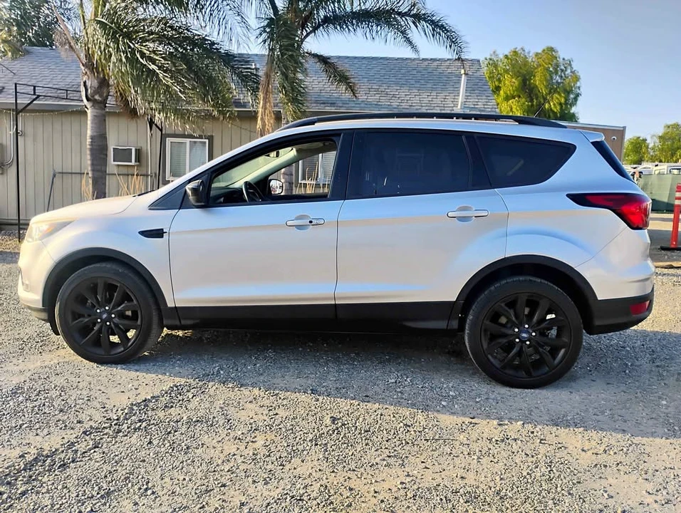 2019 Ford Escape - Image 2 of 19