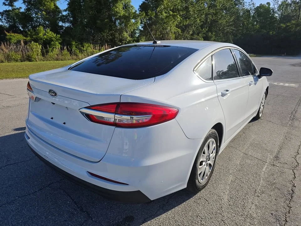 2019 Ford Fusion 2nd Gen - Image 2 of 13