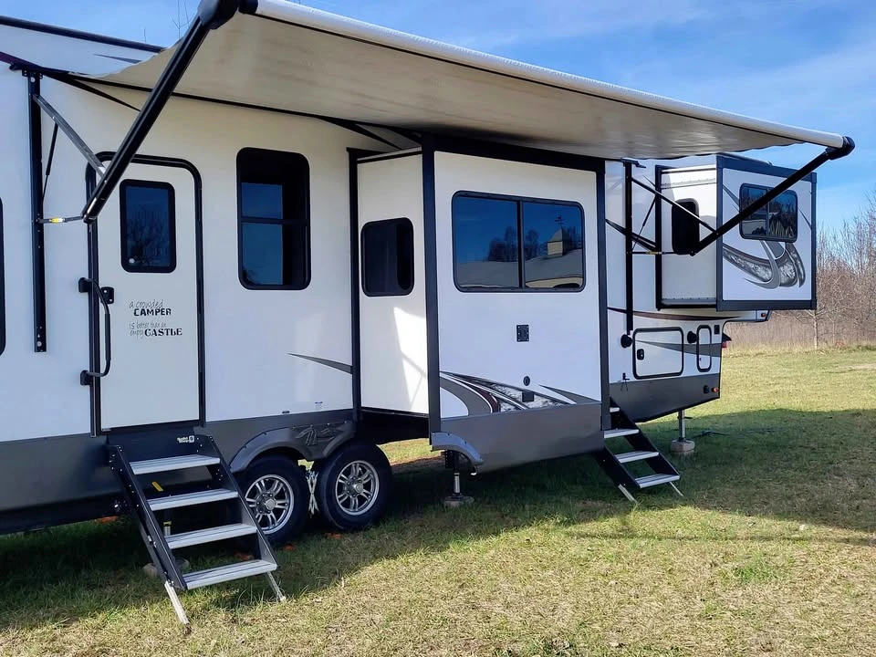 2019 Forest River - Image 2 of 18