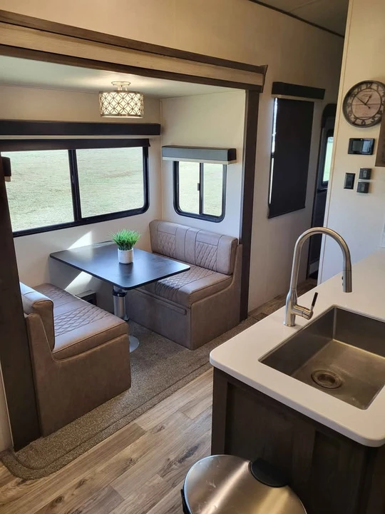 2019 Forest River - Image 4 of 18
