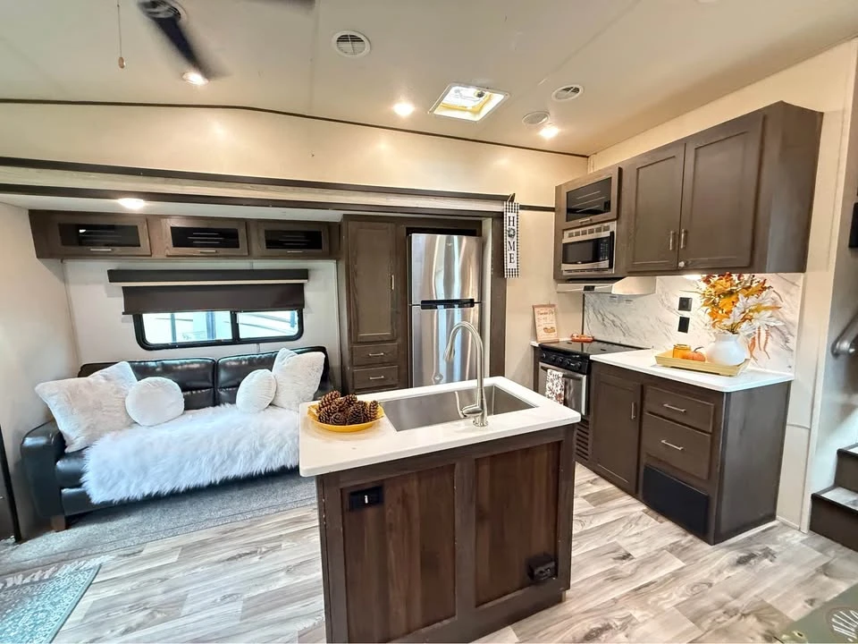 2019 Forest River - Image 2 of 4