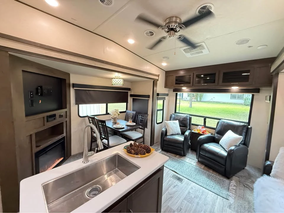 2019 Forest River - Image 1 of 4