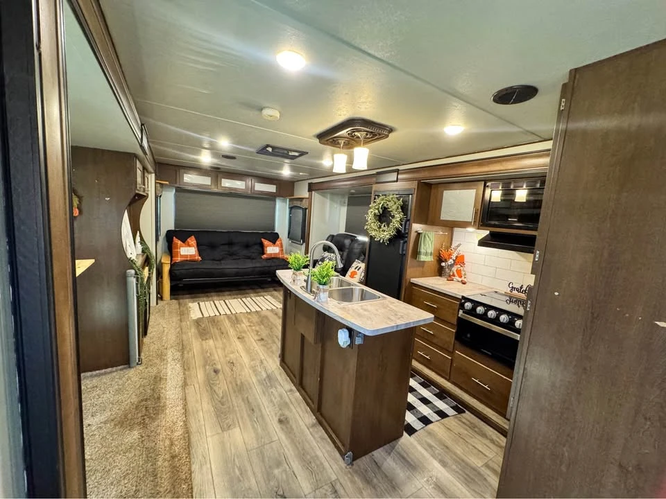 2019 Forest River Wildwood - Image 13 of 19