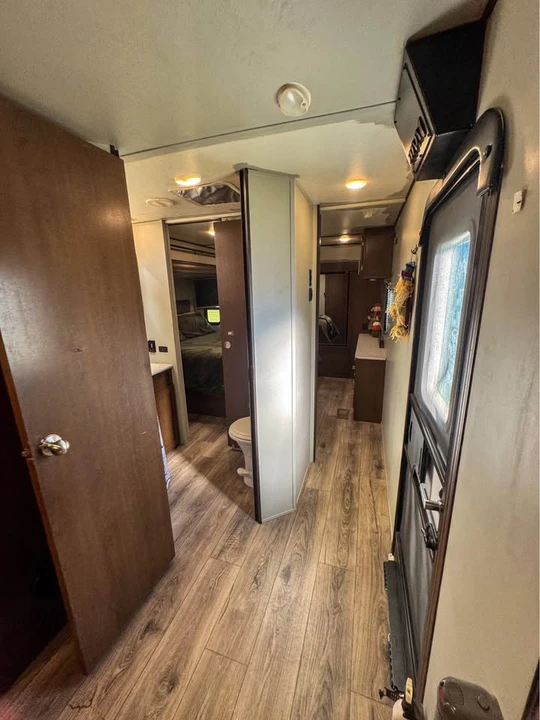 2019 Forest River Wildwood - Image 17 of 19