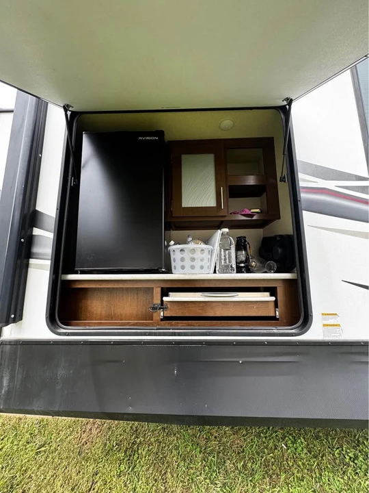 2019 Forest River Wildwood - Image 7 of 19