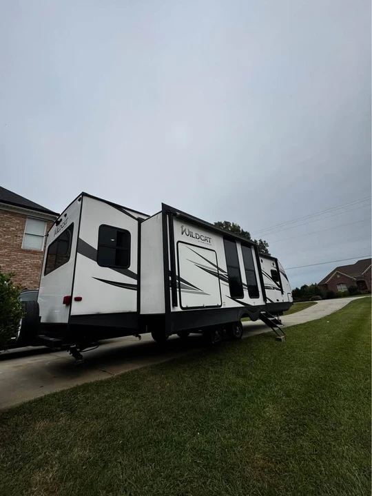 2019 Forest River Wildwood - Image 6 of 19