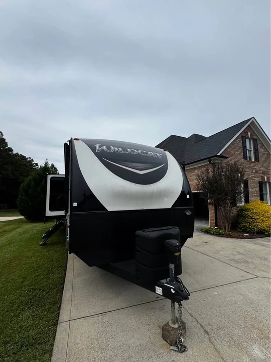 2019 Forest River Wildwood - Image 5 of 19