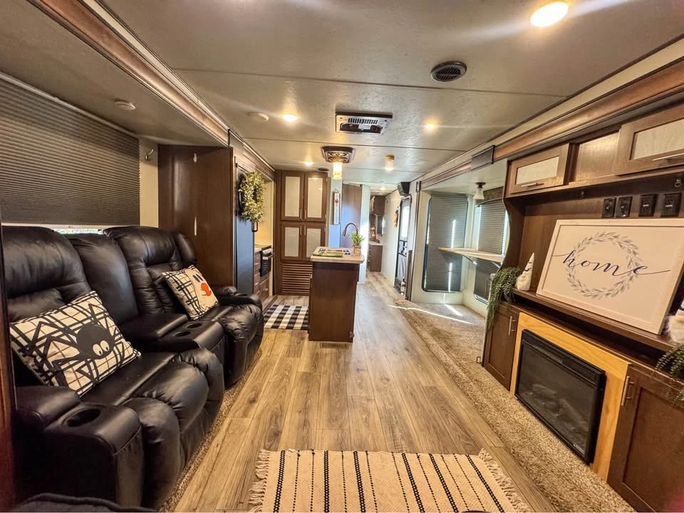 2019 Forest River Wildwood - Image 8 of 19